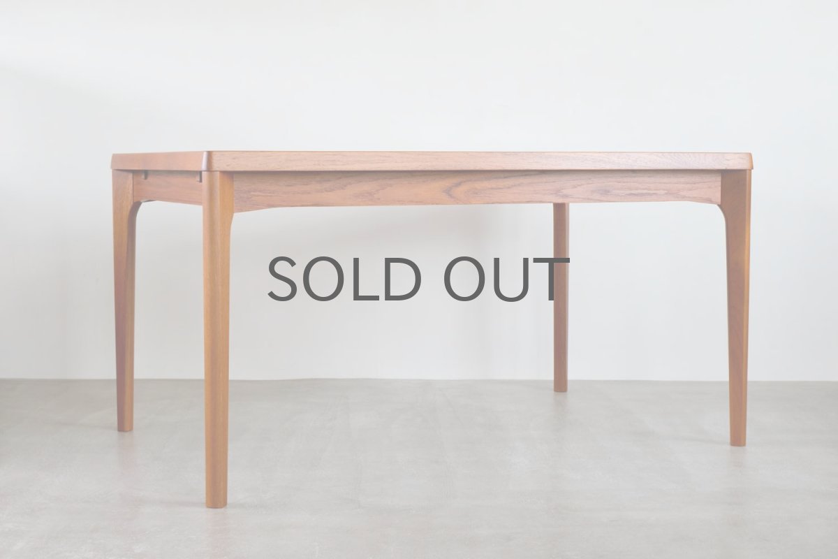 画像2: 北欧ビンテージ家具/デンマーク製 /Henning Kjærnulf/ダイニングテーブル/チーク/W140cm (2)