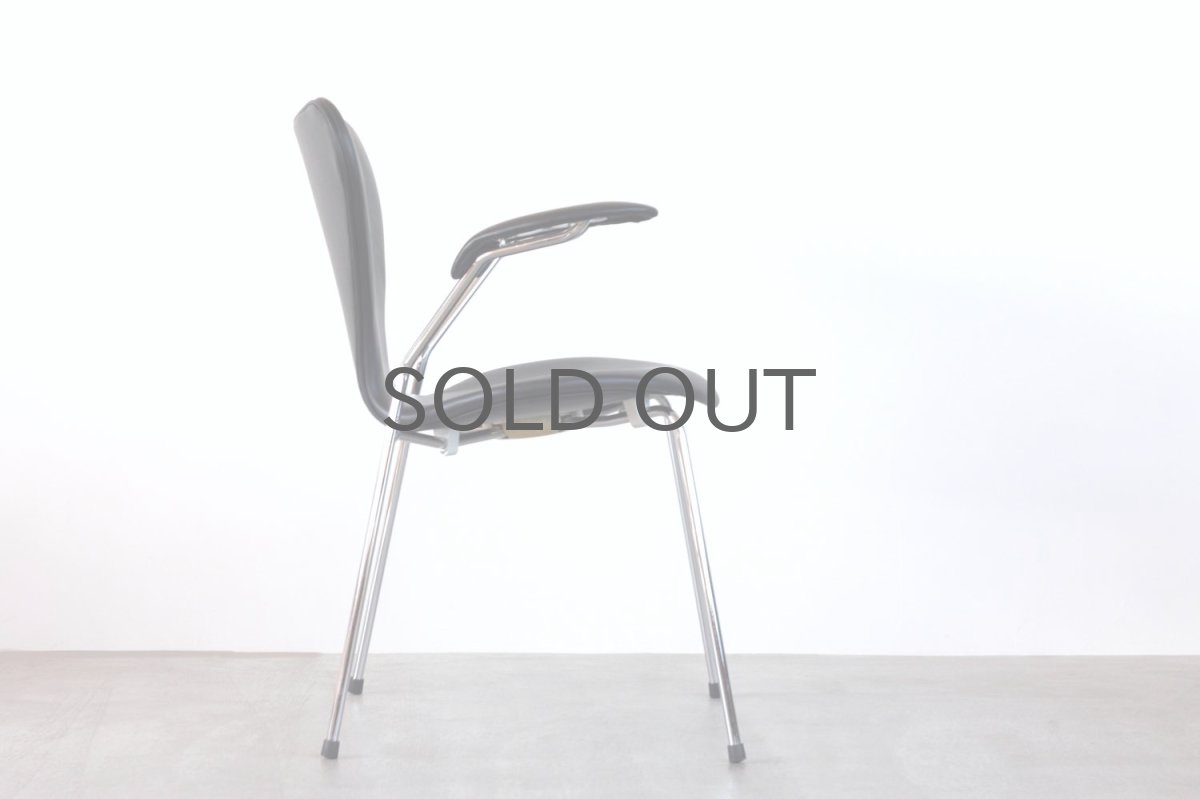画像4: 北欧ビンテージ家具/Fritz Hansen/フリッツ・ハンセン/セブンチェア/アルネ・ヤコブセン/アーム付き/革張り/ブラック　 (4)