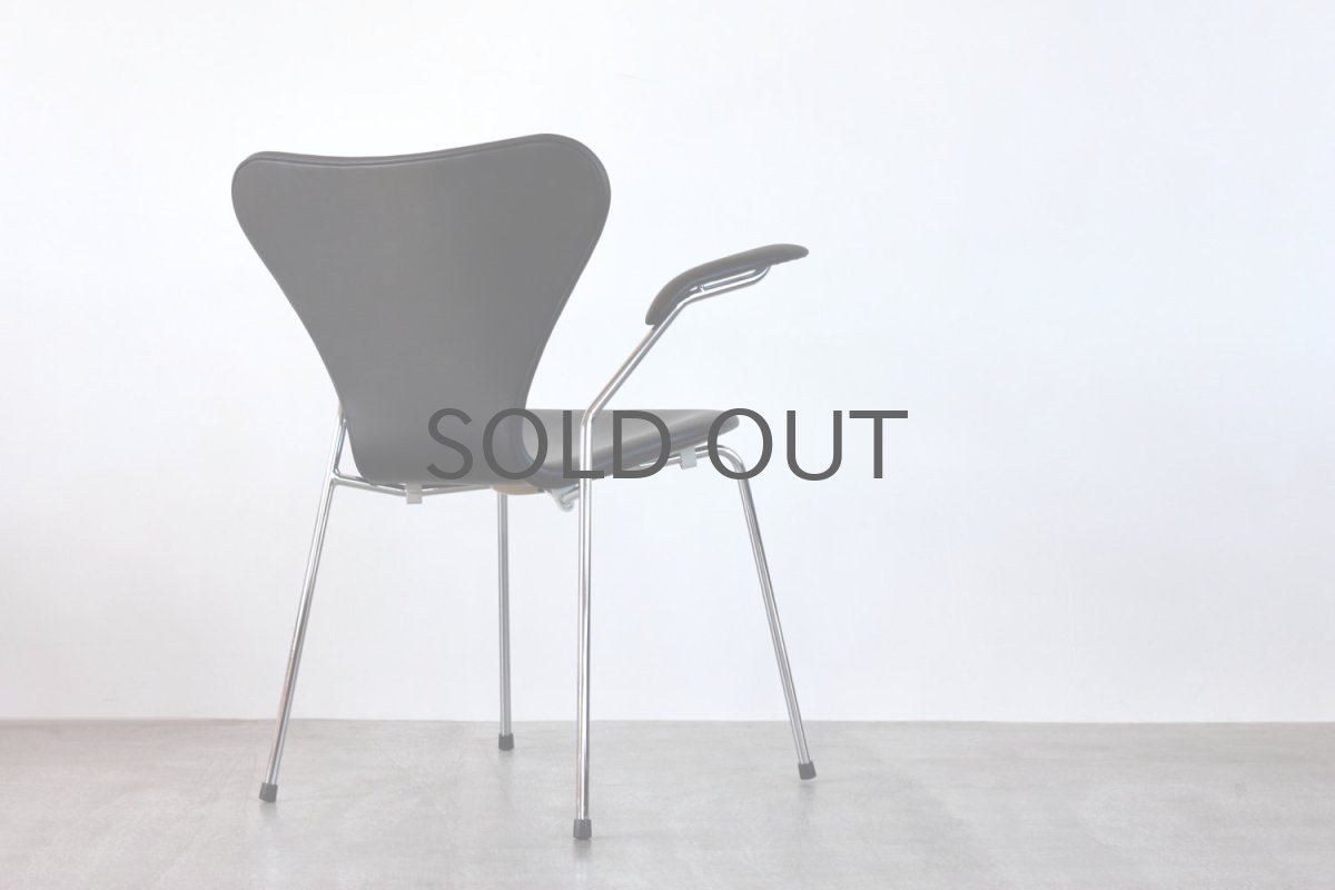 画像5: 北欧ビンテージ家具/Fritz Hansen/フリッツ・ハンセン/セブンチェア/アルネ・ヤコブセン/アーム付き/革張り/ブラック　 (5)