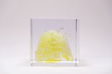 画像1: 北欧アートガラス/ビンテージガラス/アートピース/Oiva Toikka/オイバトイッカ/Nuutajarv/ヌータヤルヴィ/special cube/スペシャルキューブ/イエロー (1)