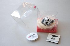 画像1: 北欧アートガラス/iittala/イッタラバード/Oiva Toikka/オイバトイッカ/Small GoldCrest/スモールゴールドクレスト/巣付き/ホワイト&ブラック斑点 (1)