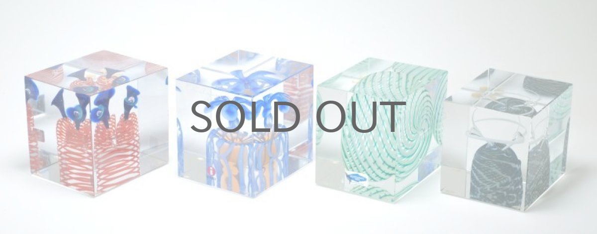 画像7: 北欧アートガラス/ビンテージガラス/アートピース/Oiva Toikka/オイバトイッカ/Nuutajarv/ヌータヤルヴィ/Annual Cube/アンニュアルキューブ/2004年 (7)