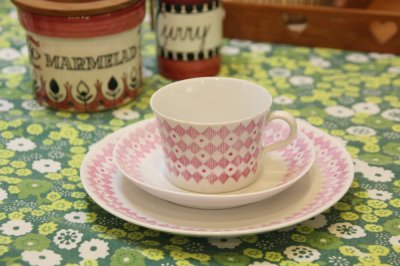 画像2: Upsala Ekeby 　ウプサラ　エクビィ　Karlskrona窯 コーヒーカップ＆ソーサー ダイヤ柄