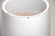 口の縁に幾つかカケがあります。